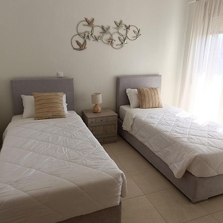 Pearl Apartments Ofrínion エクステリア 写真