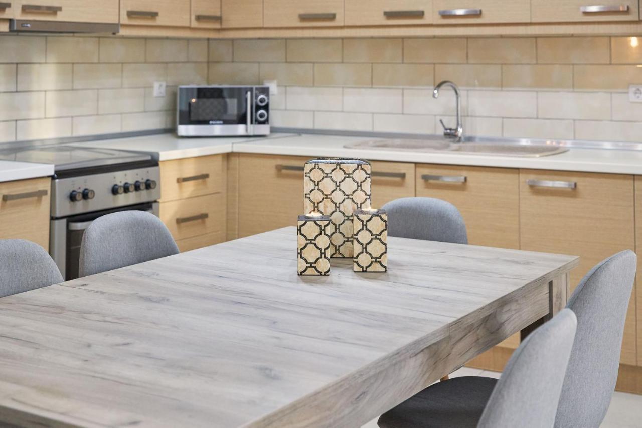 Pearl Apartments Ofrínion エクステリア 写真