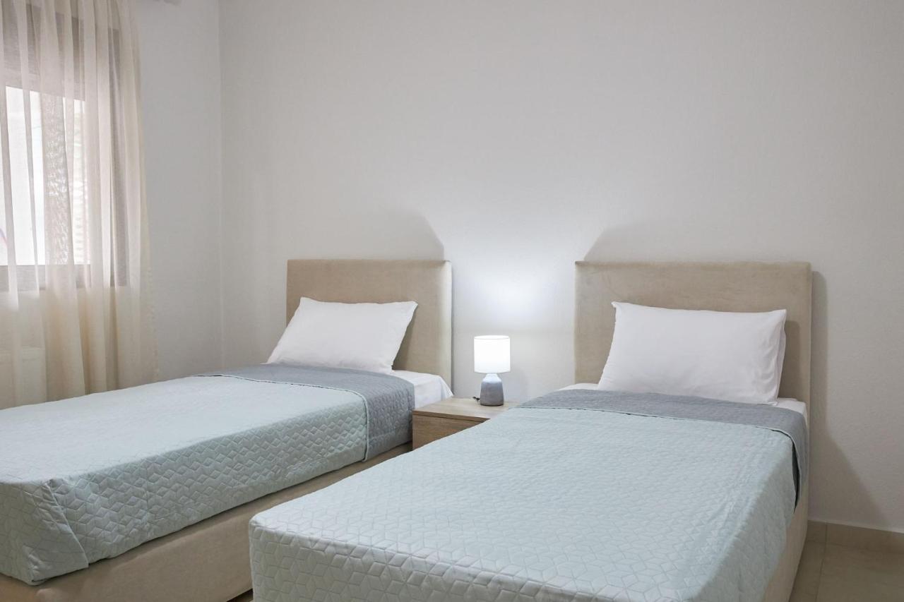 Pearl Apartments Ofrínion エクステリア 写真