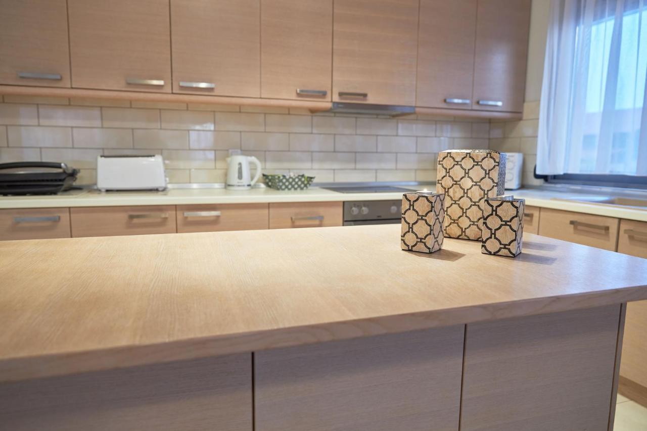 Pearl Apartments Ofrínion エクステリア 写真